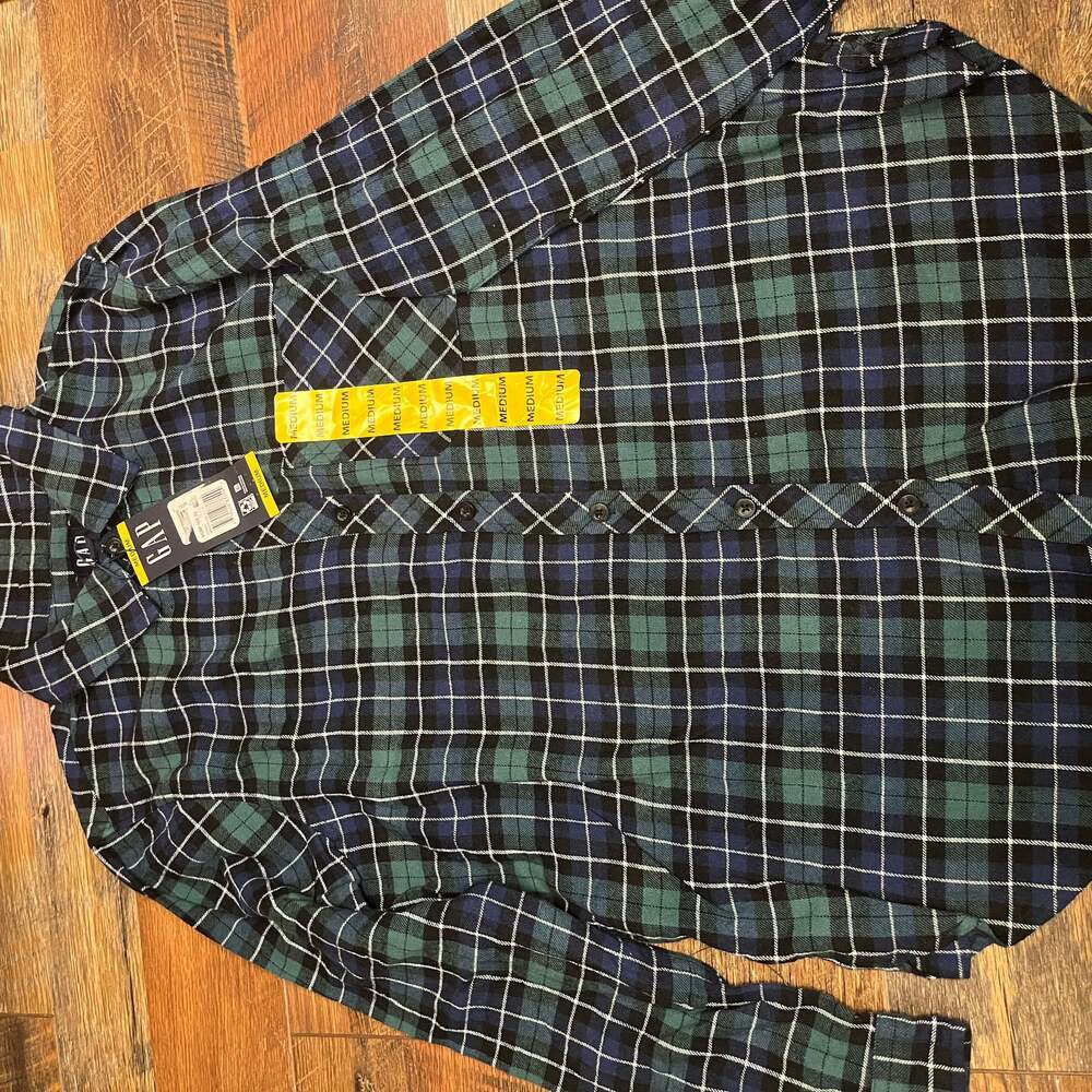 Gap Women's Green Plaid Flannel Button-Up Shirt